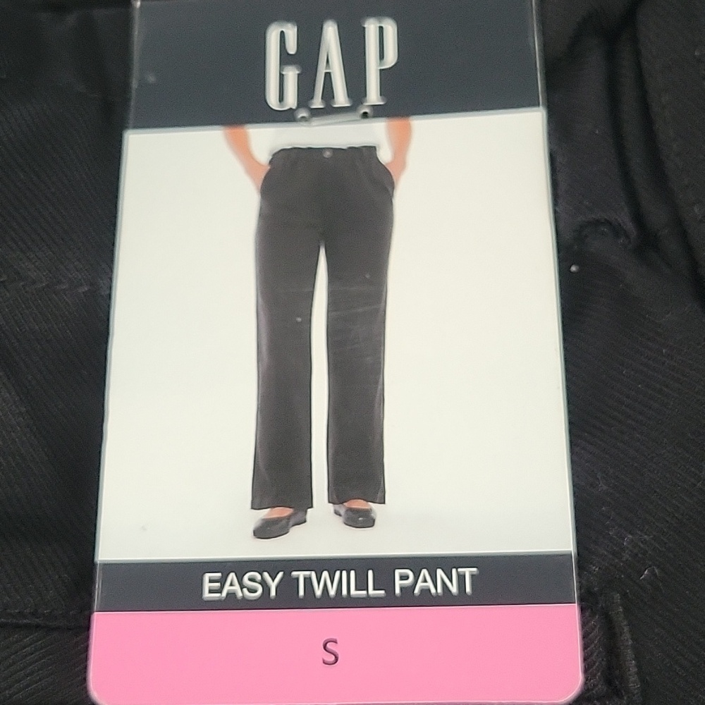 GAP Easy Twill Pant in Black